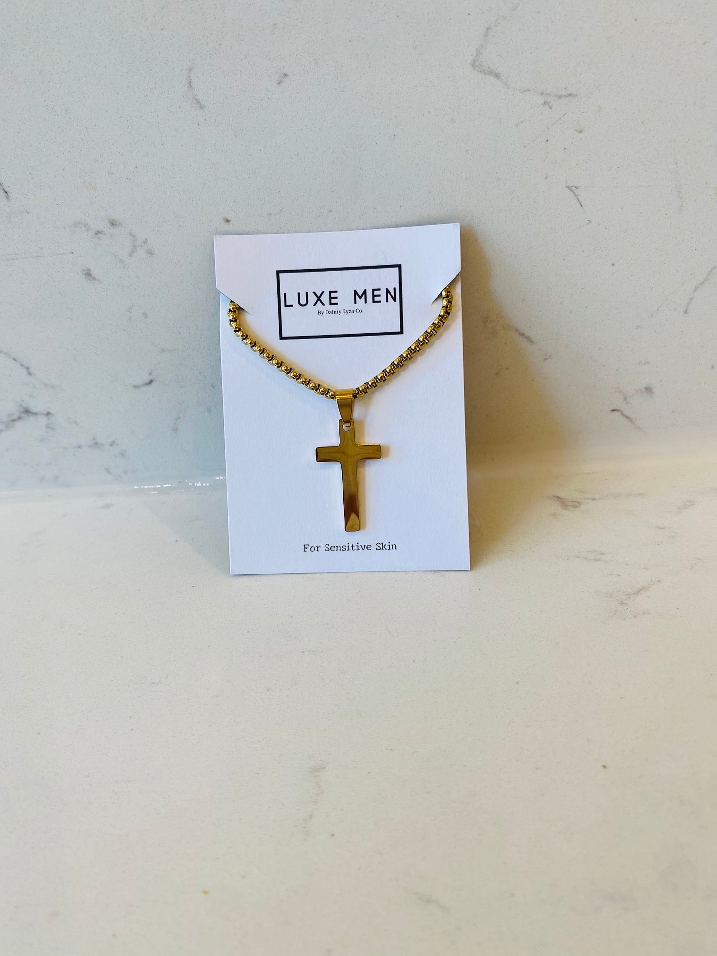 Luxe Men Sleek Cross Chain