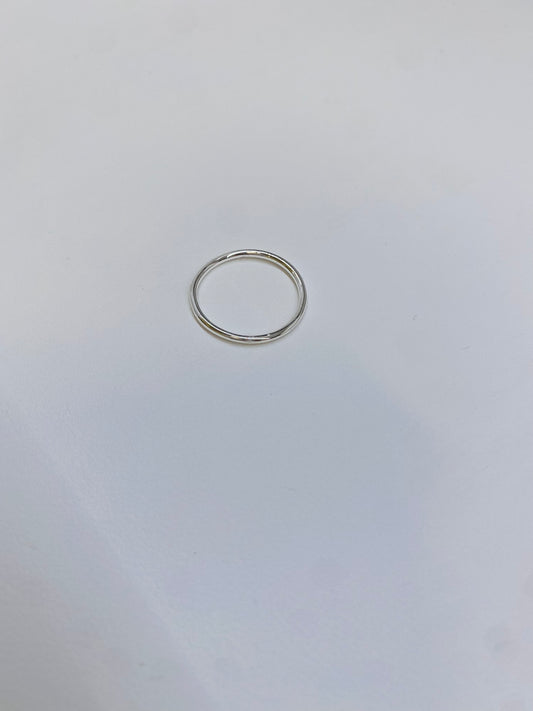 Simple Sleek Ring in Gold & Silver